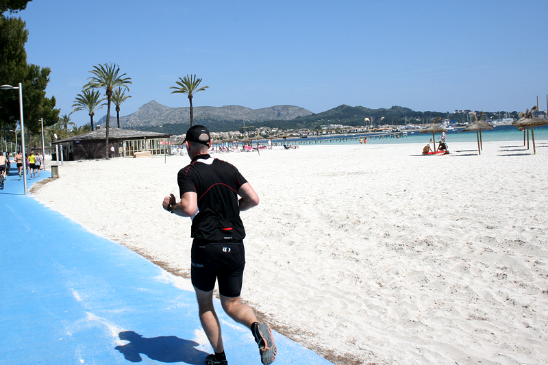 Triathlonläger Triathlon Camp Alcudia Mallorca - Löpning på stranden
