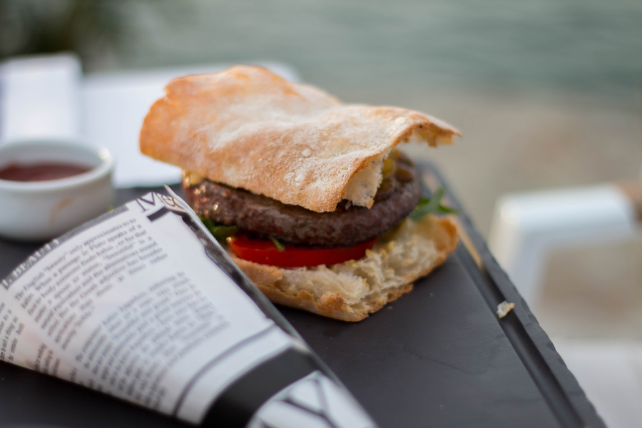 Semester-Port-Andratx-Burger-900